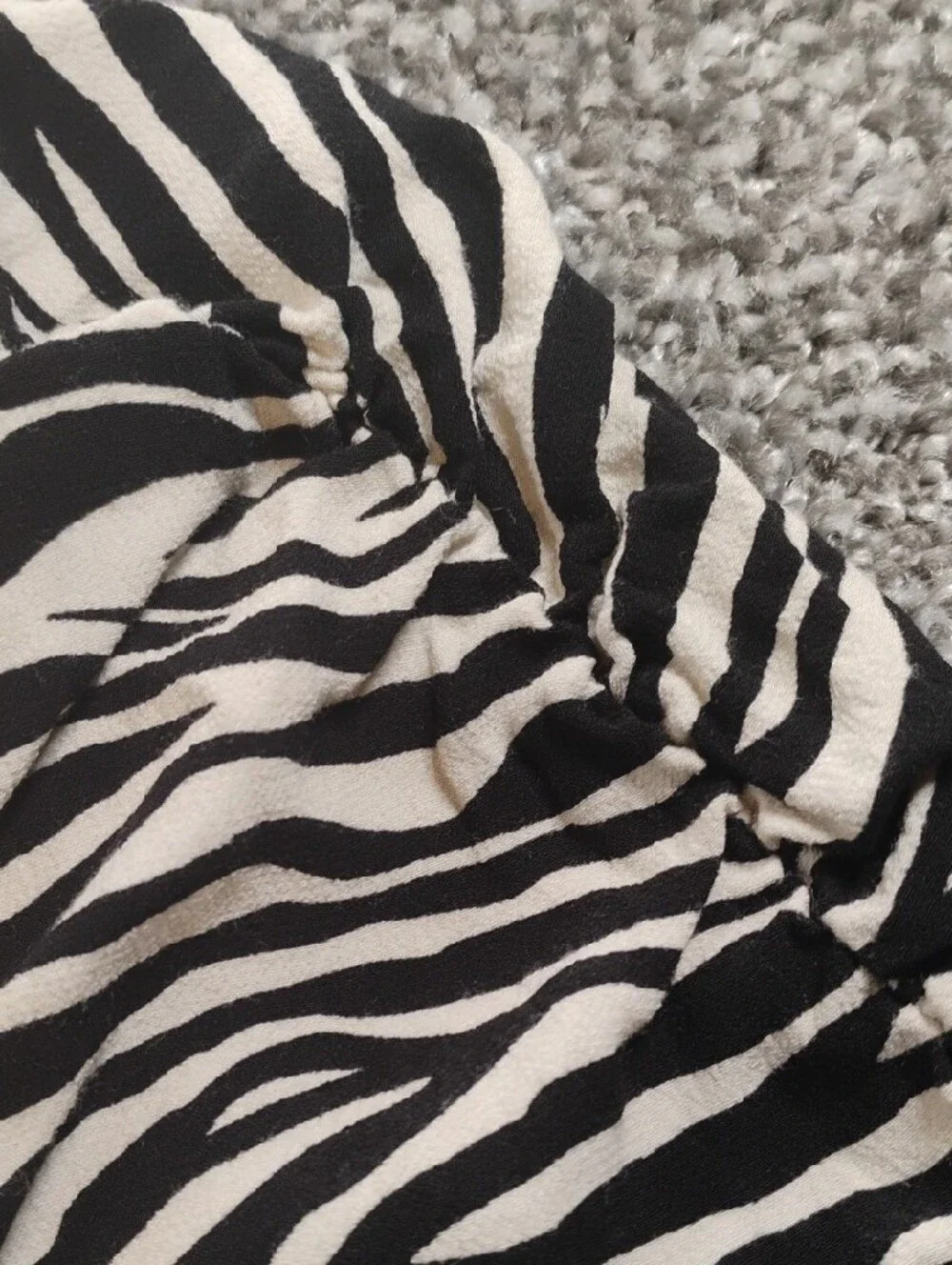 LOFT Black and White Zebra Print Puff Sleeve Blouse